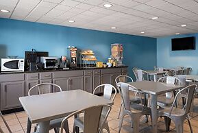 Days Inn by Wyndham Neenah