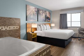 Days Inn by Wyndham Neenah
