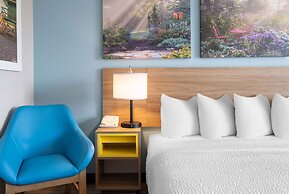 Days Inn by Wyndham Neenah