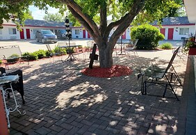 Covered Wagon Motel