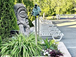 Tiki Resort