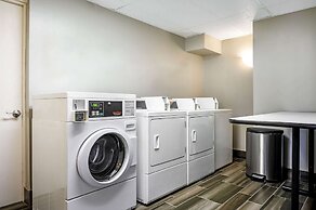 La Quinta Inn & Suites by Wyndham Myrtle Beach Broadway Area