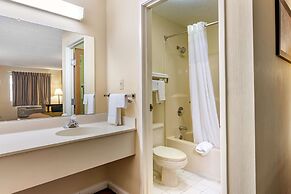 Econo Lodge Inn & Suites Southeast