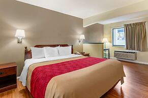 Econo Lodge Inn & Suites Southeast