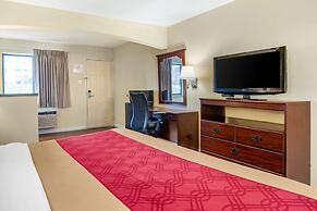 Econo Lodge Inn & Suites Southeast