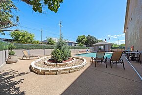 Days Inn by Wyndham Round Rock