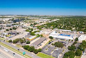 Days Inn by Wyndham Round Rock