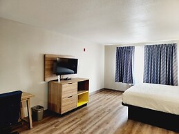 Days Inn & Suites by Wyndham Corpus Christi Central