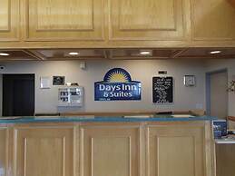 Days Inn & Suites by Wyndham Corpus Christi Central