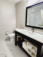 Days Inn & Suites by Wyndham Corpus Christi Central