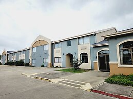 Days Inn & Suites by Wyndham Corpus Christi Central