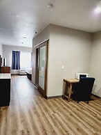 Days Inn & Suites by Wyndham Corpus Christi Central