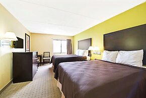 Days Inn & Suites by Wyndham DeSoto