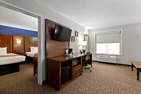 Comfort Inn & Suites St. Louis - Hazelwood