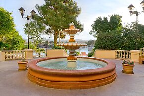 Harrah's Laughlin Beach Resort & Casino