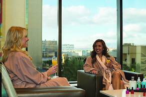 Golden Nugget Las Vegas Hotel & Casino