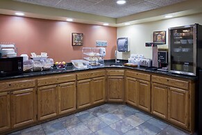 Paynesville Inn And Suites