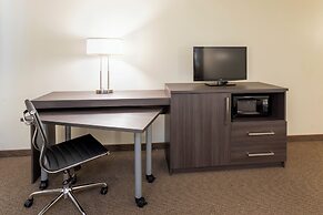 Paynesville Inn And Suites