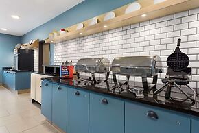 Country Inn & Suites by Radisson, St. Cloud West, MN