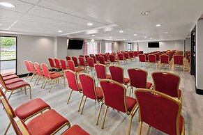 La Quinta Inn & Suites by Wyndham Goodlettsville - Nashville