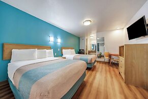 Motel 6 Canby, OR