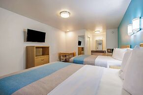 Motel 6 Canby, OR