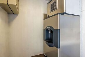 Motel 6 Canby, OR