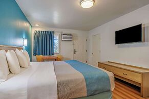 Motel 6 Canby, OR