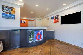 Motel 6 Canby, OR