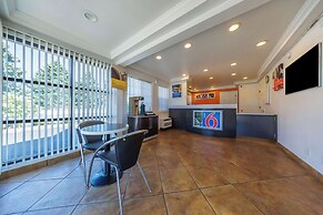 Motel 6 Canby, OR