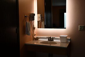 Regency Inn & Suites