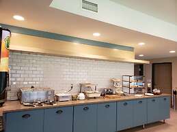 Country Inn & Suites by Radisson, Detroit Lakes, MN