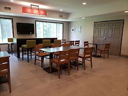 Country Inn & Suites by Radisson, Detroit Lakes, MN
