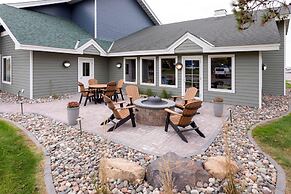 GrandStay Hotel & Suites