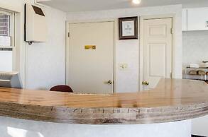 Rodeway Inn State College - near University