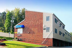 Rodeway Inn State College - near University