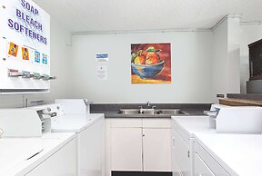 Super 8 by Wyndham Johnson City