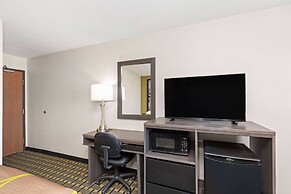 Super 8 by Wyndham Johnson City