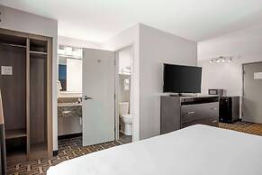 Comfort Suites Nashville Airport - BNA