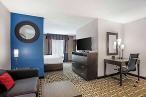 Comfort Suites Nashville Airport - BNA