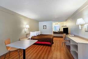 Travelodge by Wyndham Essington / Philadelphia Airport