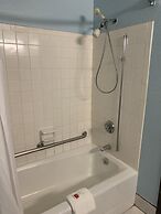 Days Inn by Wyndham Greenwood SC