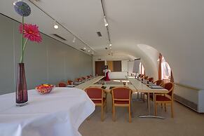 Skycity Hotel Atrigon