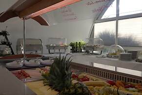 Skycity Hotel Atrigon