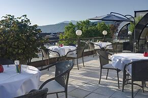Skycity Hotel Atrigon