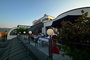 Skycity Hotel Atrigon