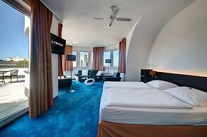 Skycity Hotel Atrigon