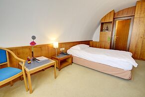 Skycity Hotel Atrigon