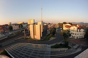 Skycity Hotel Atrigon