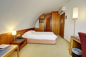 Skycity Hotel Atrigon